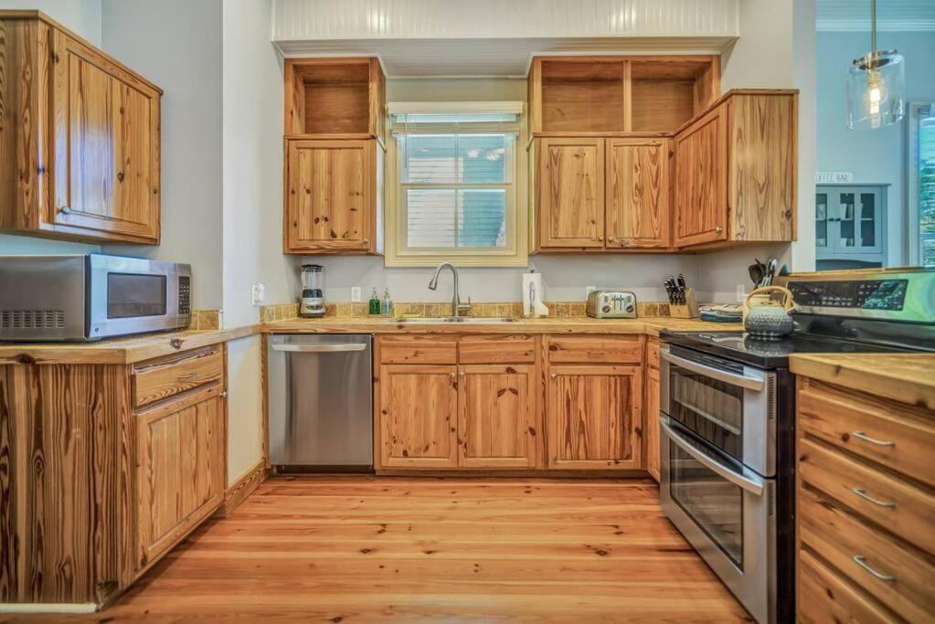 The Bluffton Village Home - 5 Bedroom In Old Town W Carriage Home Exterior photo
